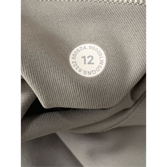 Lululemon Swift Speed High-Rise Tight 28"
Brushed Luxtreme - Picture 12 of 16